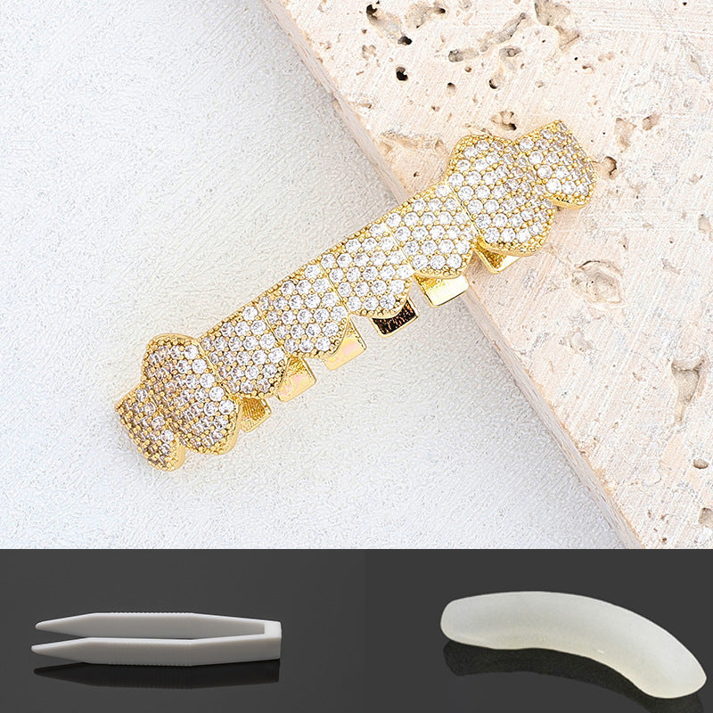 🦷 Showcase your personality—wear dazzling diamond-studded grillz to flaunt your unique style.
